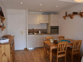 Appartement 6 pers, 42 m² au centre de Montgenèvre avec balcon, parking et casier à skis - FR-1-266-147
